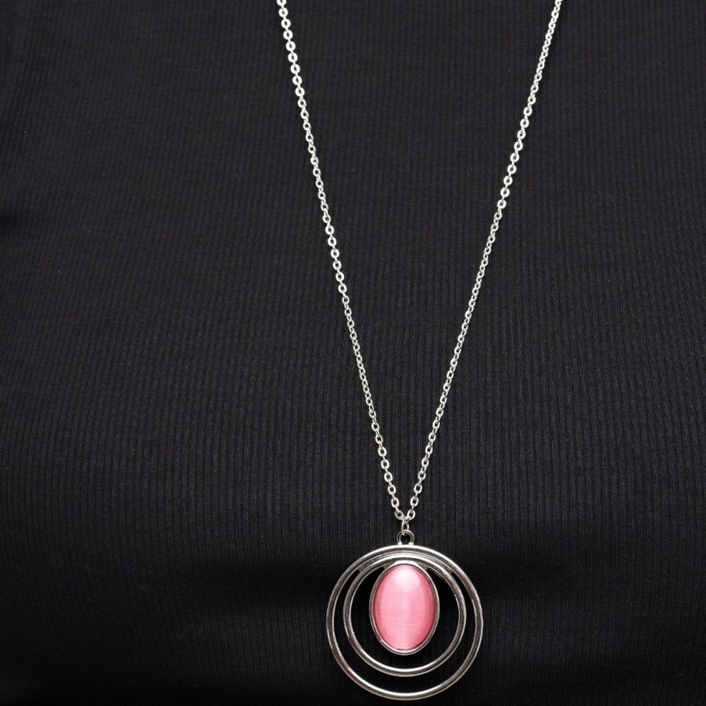 NEW Vintage Boutique Polished Silver & Pink Moonstone Pendant Necklace Jewelry